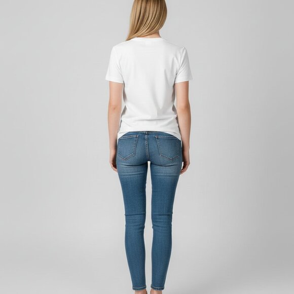 Merry Woofmas Graphic Tee Cute Dog Holiday T-Shirt Gift for Mom Funny Shirt - Picture 2 of 6